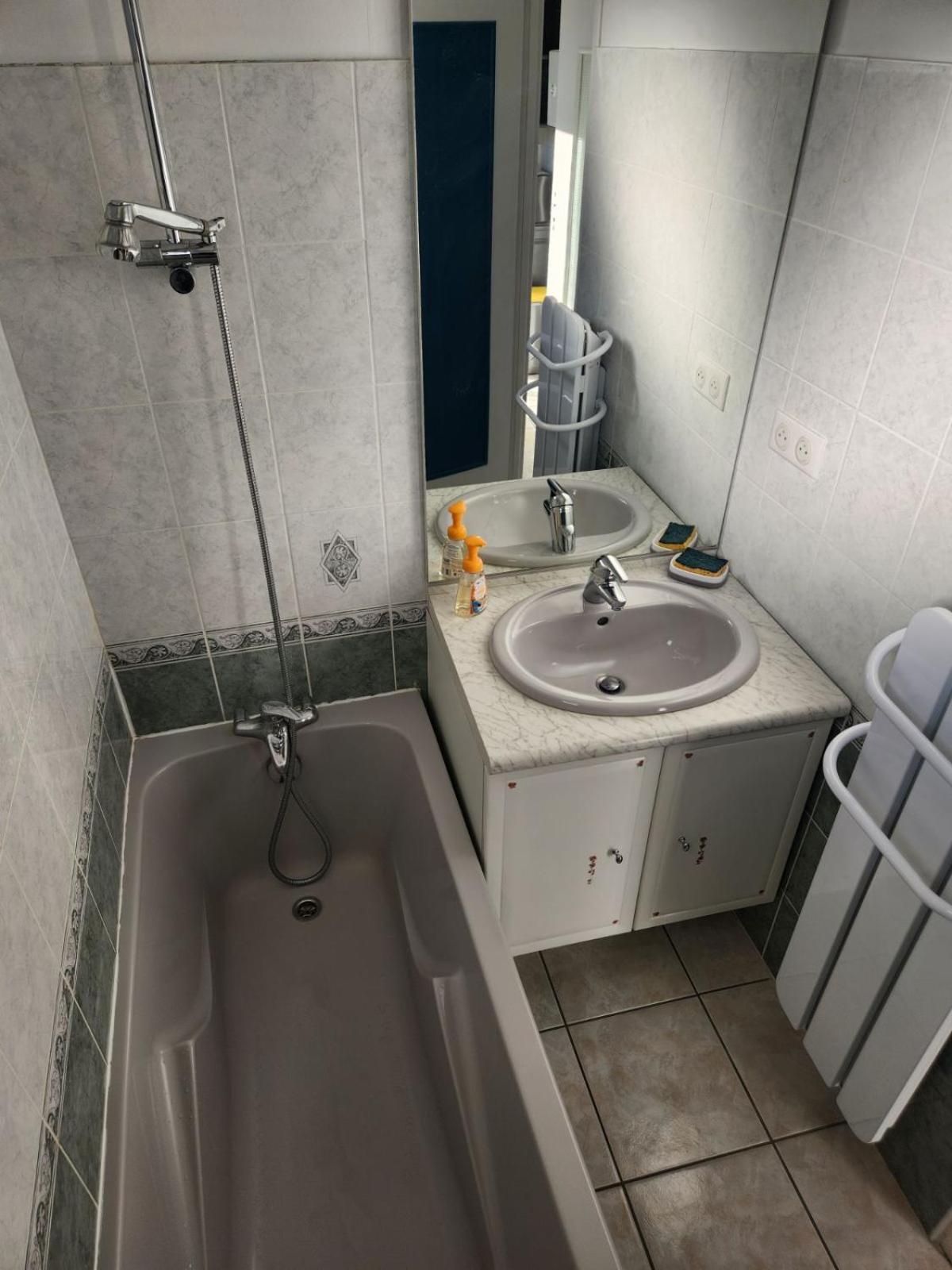 Logement Cosy Au Coeur D'Oradour מראה חיצוני תמונה